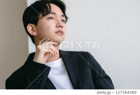 若い男性 127164360