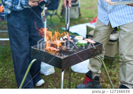 キャンプ アウトドア バーベキュー BBQ 焼肉 炭火 キャンプ アウトドア バーベキュー BBQ 焼肉 炭火 127166039