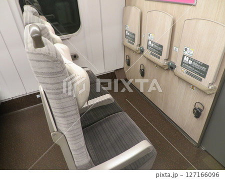 電車 椅子 電車 椅子 127166096
