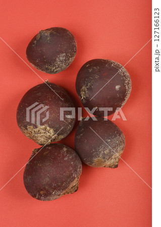 Unpeeled beetroots Unpeeled beetroots 127166123
