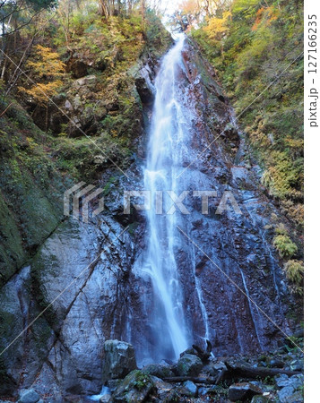 西丹沢・畦ヶ丸の本棚の滝 西丹沢・畦ヶ丸の本棚の滝 127166235