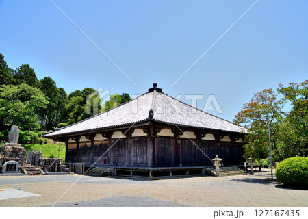 兵庫県小野市の国宝浄土寺境内にある国重要文化財「薬師堂」です。 兵庫県小野市の国宝浄土寺境内にある国重要文化財「薬師堂」です。 127167435