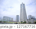 横浜みなとみらいとランドマークタワーの風景2 127167716