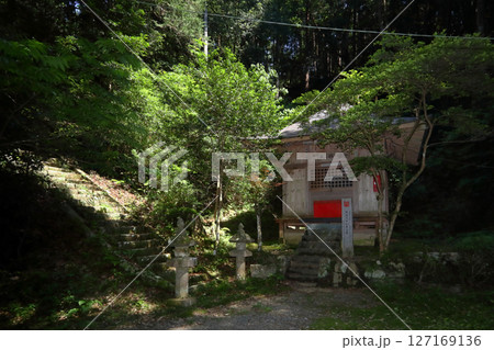 ロマンチック茨城(笠間市上加賀田の嘗て大日山と言われた真南嶽山に天狗が残した伝説がつたわっている。) ロマンチック茨城(笠間市上加賀田の嘗て大日山と言われた真南嶽山に天狗が残した伝説がつたわっている。) 127169136