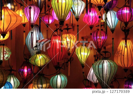 夜のアジアンなランタン祭り・フェスティバル 127170389