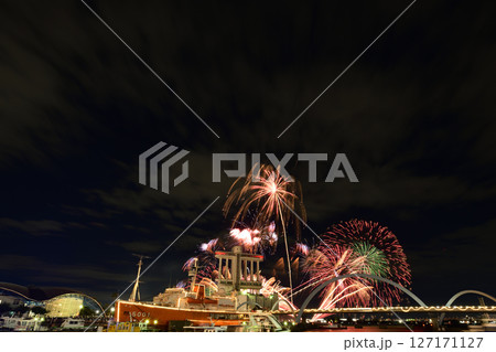 花火と音楽の共演 <ISOGAI花火劇場 名古屋港> 花火と音楽の共演 <ISOGAI花火劇場 名古屋港> 127171127