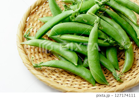 スナップエンドウ　ざる盛り　アップ 127174111