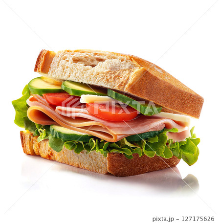 豪華で美味しいサンドイッチ。白背景。 127175626