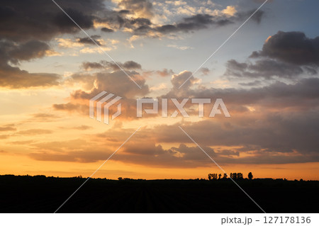 Incredible sunset with dramatic clouds 127178136