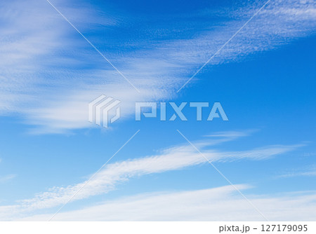 青空と雲 127179095