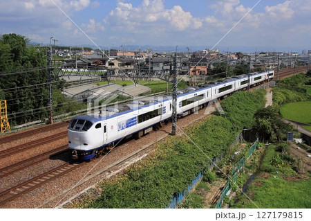 京阪神の景色の中JR京都線を駆け抜ける281系特急はるか_2010/8/26撮影 京阪神の景色の中JR京都線を駆け抜ける281系特急はるか_2010/8/26撮影 127179815