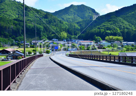 思川に掛かる新大越路橋からの眺め 栃木粕尾県道32号線 鹿沼市 思川に掛かる新大越路橋からの眺め 栃木粕尾県道32号線 鹿沼市 127180248