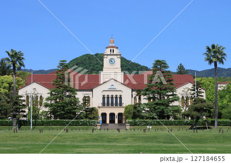 西宮市　関西学院大学の学内 127184655