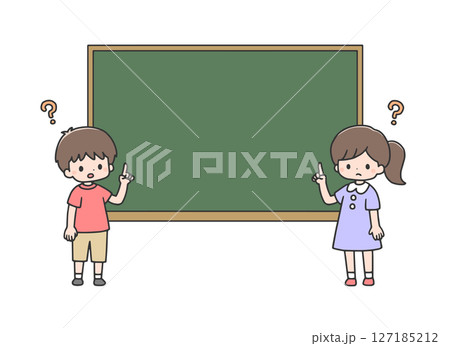黒板を指差し困る男の子と女の子 黒板を指差し困る男の子と女の子 127185212