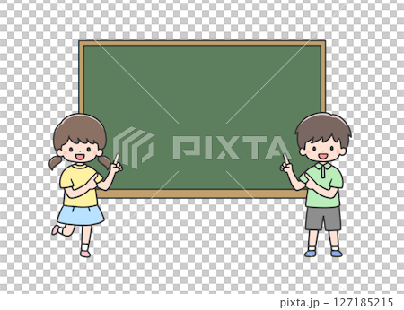 指著黑板的女孩和男孩 127185215
