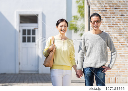 シニアカップル デート ミドル夫婦 シニアカップル デート ミドル夫婦 127185563