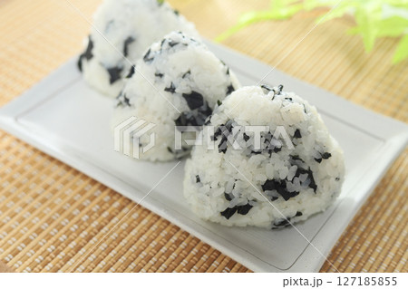 わかめおにぎり 127185855
