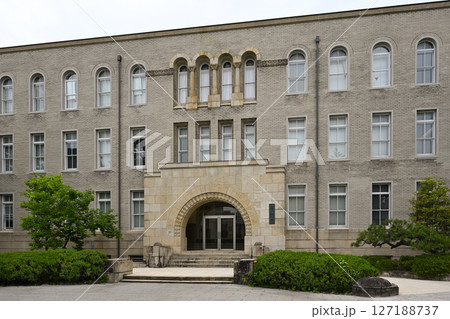 旧京都府警察本部本館(文化庁京都庁舎) 旧京都府警察本部本館(文化庁京都庁舎) 127188737