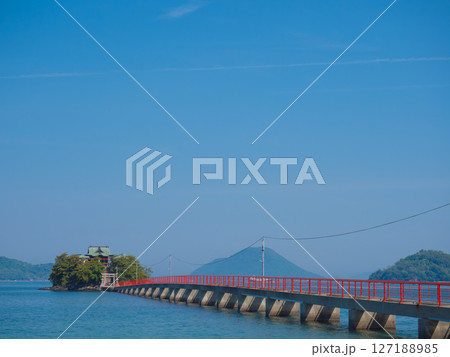 海にかかる本殿へ続く橋(3)【津嶋神社】 海にかかる本殿へ続く橋(3)【津嶋神社】 127188985