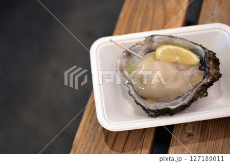 生牡蠣 生牡蠣 127189011