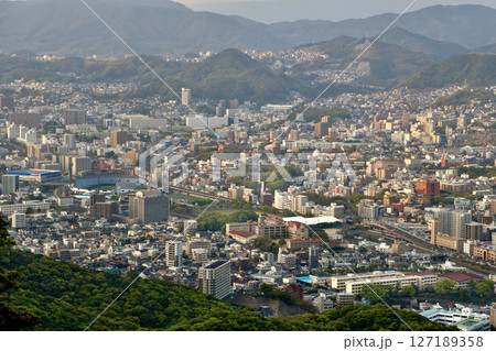長崎市街地・街並み・稲佐山からの眺望(長崎県・長崎市) 長崎市街地・街並み・稲佐山からの眺望(長崎県・長崎市) 127189358