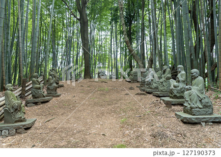 小山田城　二の丸跡と羅漢像 127190373