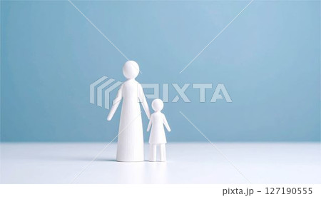 ミニチュア 小さな人間 人物 家族 子ども 親子 模型 イメージ 素材 ミニチュア 小さな人間 人物 家族 子ども 親子 模型 イメージ 素材 127190555