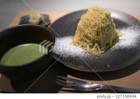 こだわりのモンブランとお抹茶 こだわりのモンブランとお抹茶 127190694