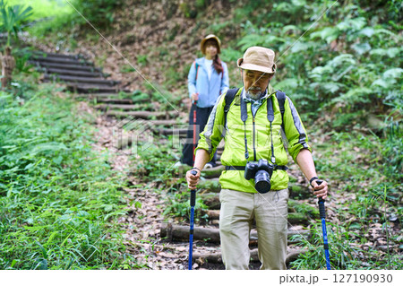 ハイキング トレッキング シニア 散歩 登山 ハイキング トレッキング シニア 散歩 登山 127190930