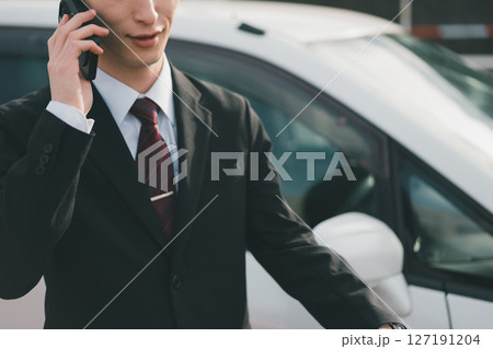 営業車で外回り営業 127191204