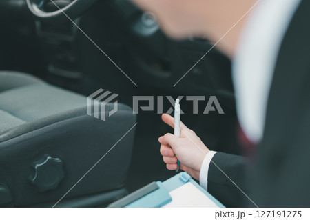車の出張査定 車の出張査定 127191275