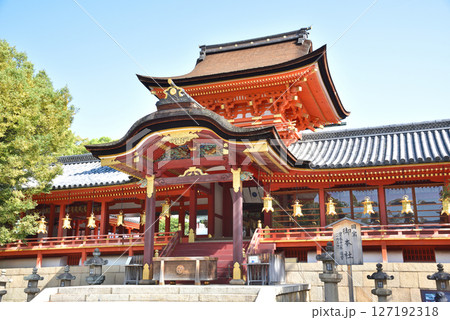 やわたのはちまんさんの名で親しまれる石清水八幡宮の風景 やわたのはちまんさんの名で親しまれる石清水八幡宮の風景 127192318