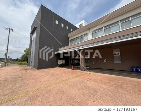 高岡市伏木コミュニティセンター 127193167