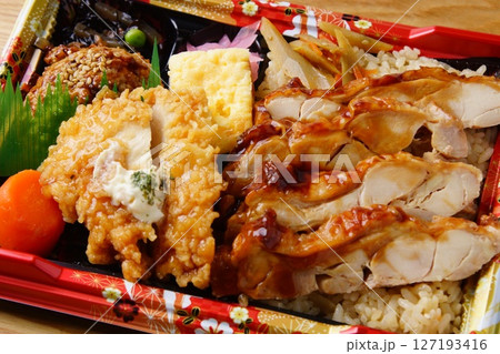チキン五目弁当 チキン五目弁当 127193416