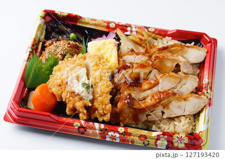 チキン五目弁当 127193420