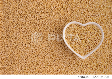 dry couscous background 127193996