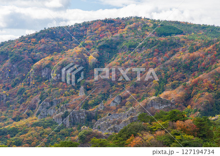 秋の小豆島　紅葉の寒霞渓　三笠山山頂からの眺望 127194734