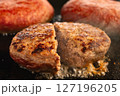 ハンバーグステーキ 127196205