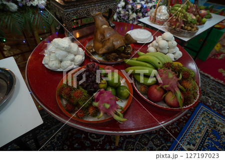 Chinese culture ancestor food offering, Chinese funeral ceremon 127197023