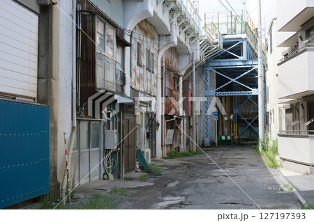 JR鶴見線国道駅近くの路地 127197393