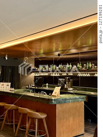韓国のスターバックス 奨忠ラウンジR店バーカウンター 127199281