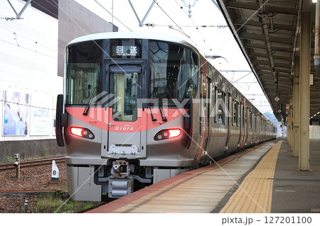 【JR西日本】227系500番台〜Urara〜（山陽本線：下関駅） 127201100