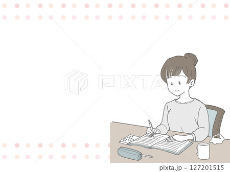 手帳を書く女性3　余白あり 127201515