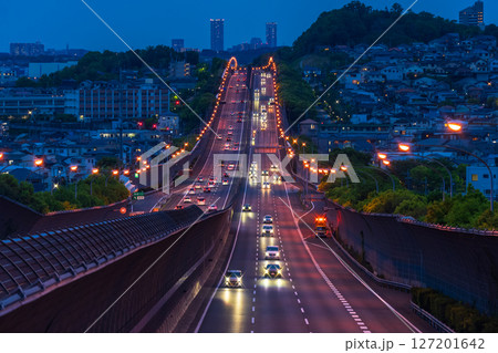 《大阪府》名神高速の夜景・高槻市のストレート 《大阪府》名神高速の夜景・高槻市のストレート 127201642