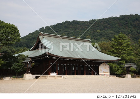 橿原神宮拝殿【奈良県橿原市】 橿原神宮拝殿【奈良県橿原市】 127201942