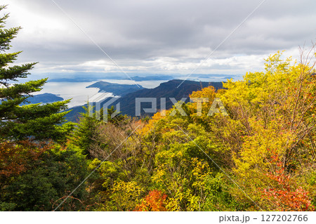 秋の小豆島　紅葉の寒霞渓　星ヶ城西峰山頂からの眺望 127202766