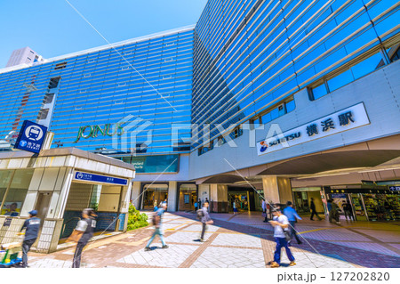 日本の横浜都市景観 相鉄横浜駅や横浜市営地下鉄ブルーライン横浜駅などを望む 127202820