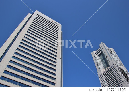 三菱重工ビルとランドマークタワー(横浜) 三菱重工ビルとランドマークタワー(横浜) 127211595
