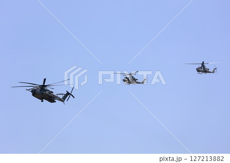3機のヘリ　アメリカ軍 127213882