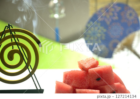 蚊取り線香とスイカで夏イメージ 127214134